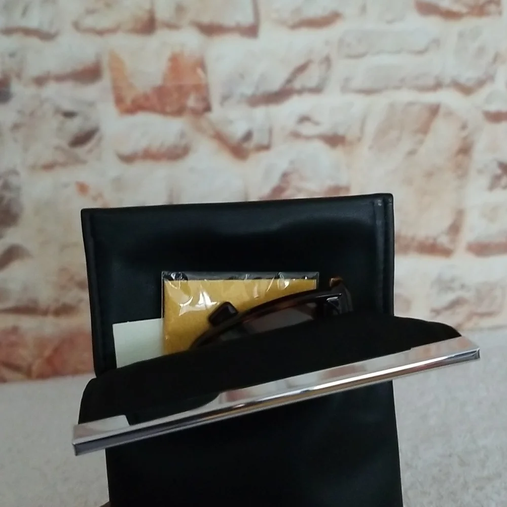 New Fendi Injection Plastic Cat-Eye Sunglasses - Picture 16 of 16